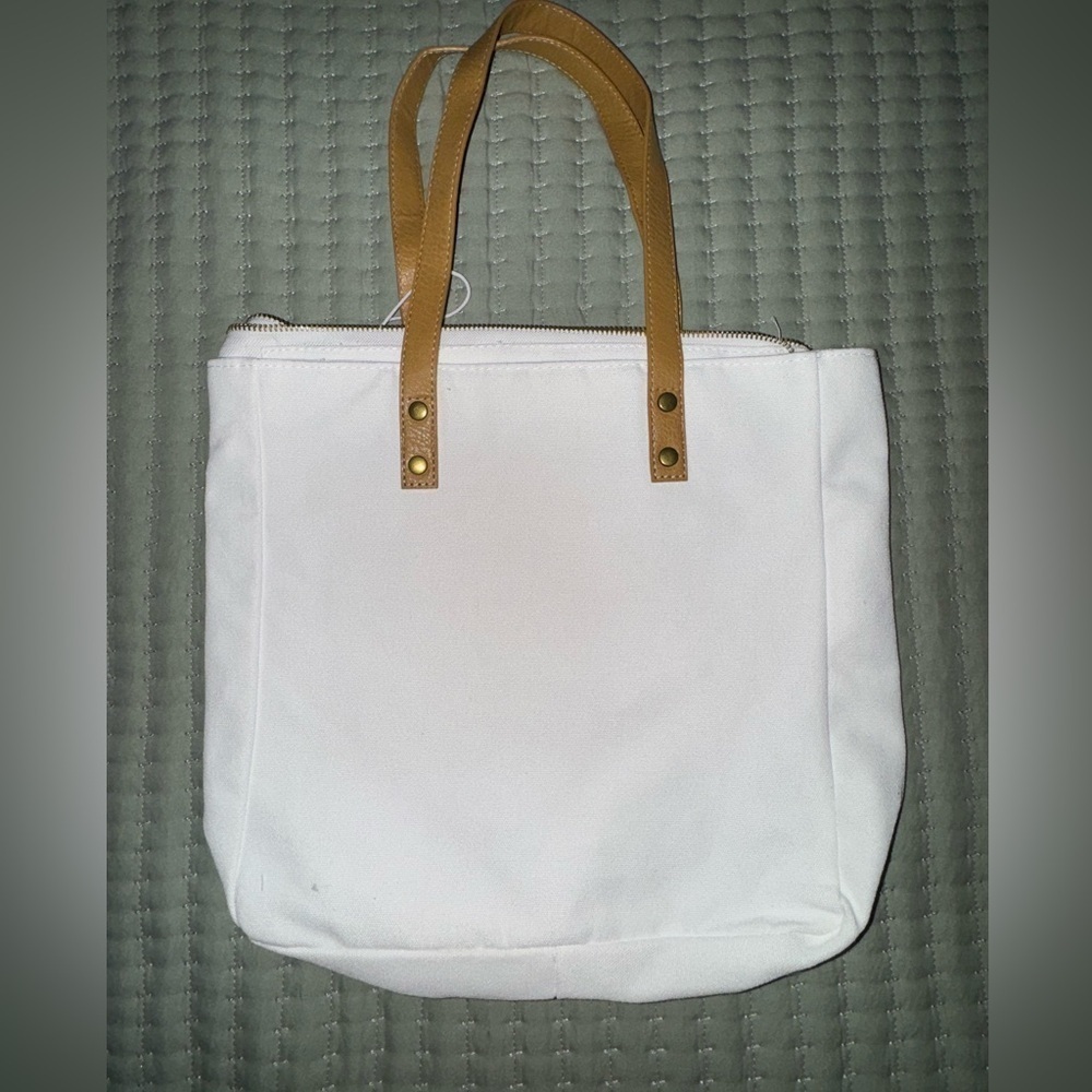 Cozy Earth tote bags (there are two). Both of them for the prices of one!! - Picture 3 of 9